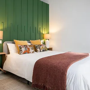  Apartment Hernando Colon