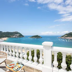 Far Out Homestay San Sebastian